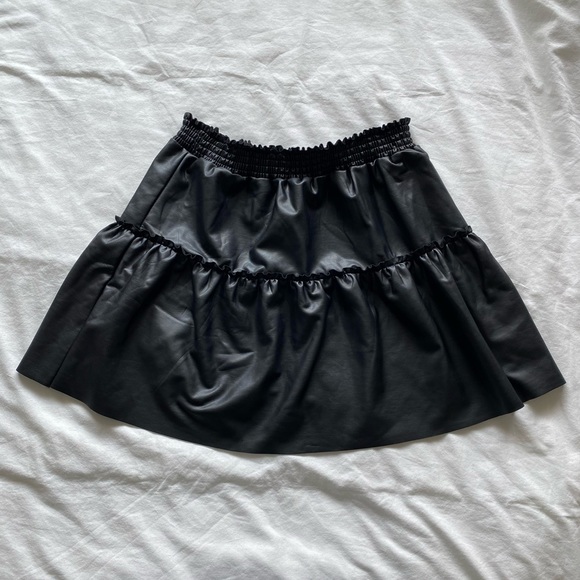 Laundry by Shelli Segal Faux Leather Skirt - Picture 4 of 4